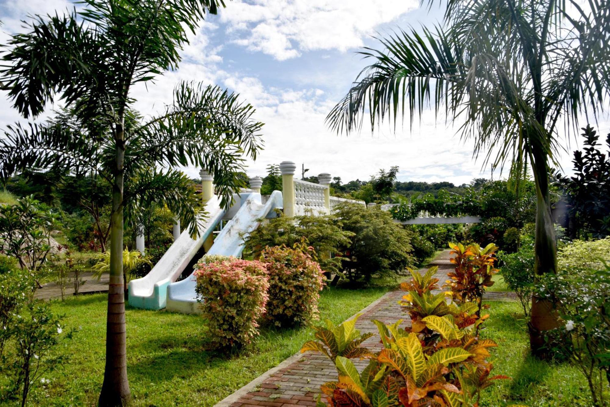 Isla De Oro Hotel Mamburao Exterior foto